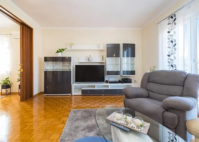 公寓 Visnja 扎达尔