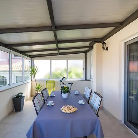 Apartment Visnja